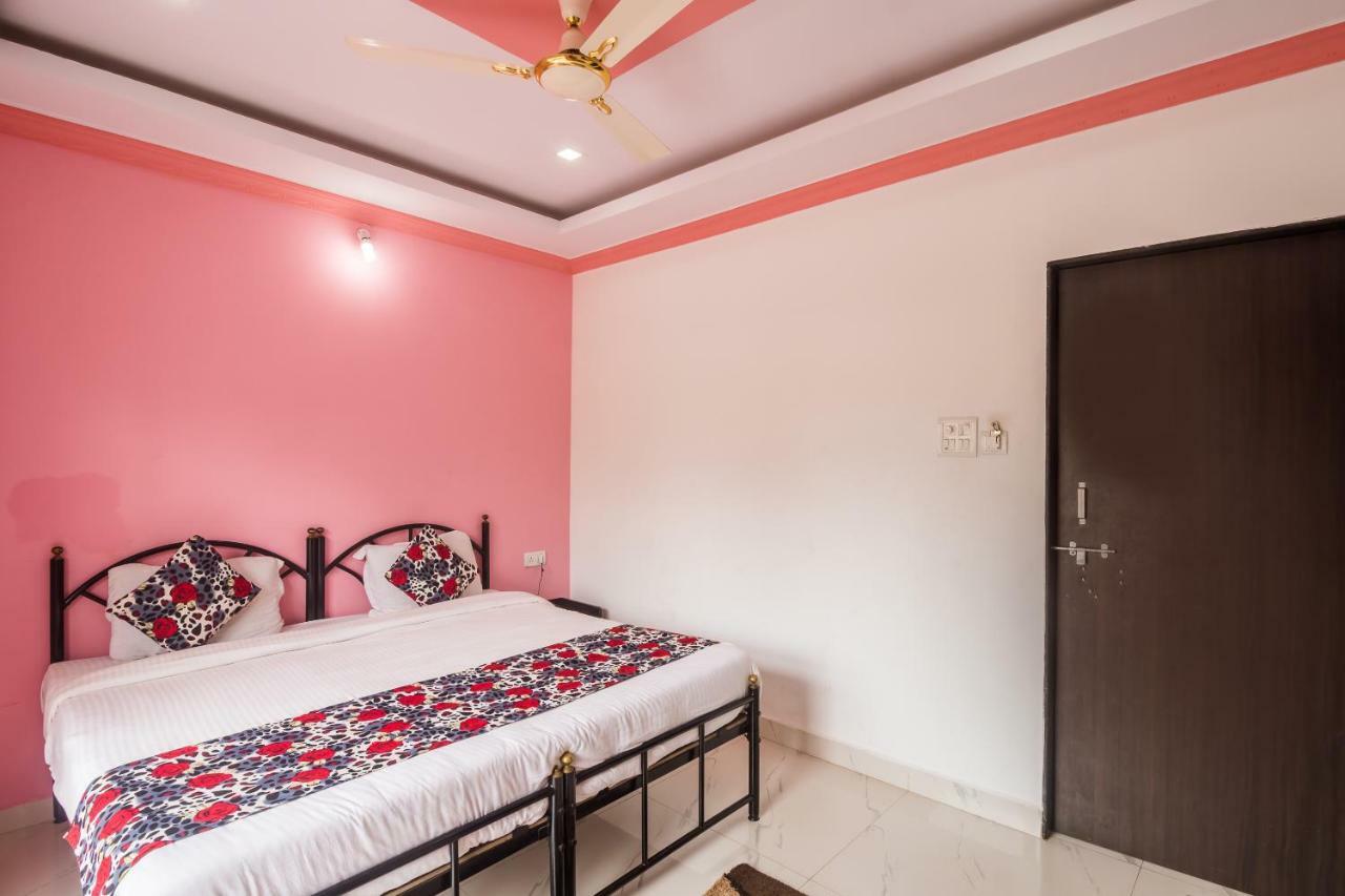 Queen Of Queen'S Hotel Calangute Exterior photo